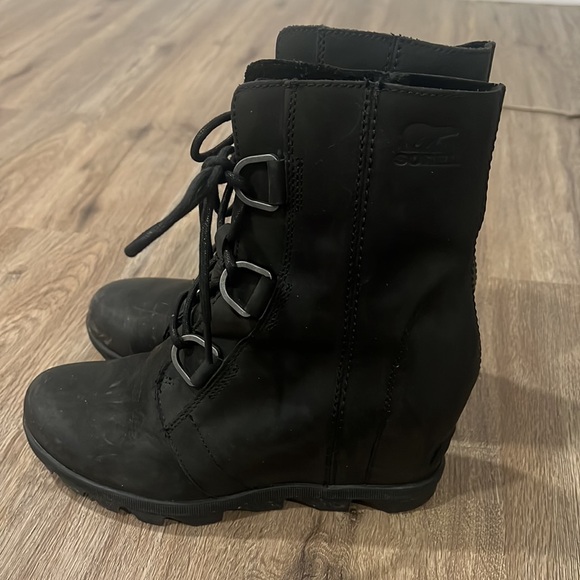 Sorel Black Lace Up Boots - Picture 3 of 5